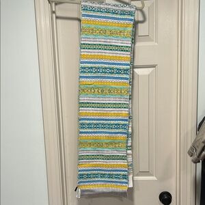 Warm Talbots woven yarn scarf